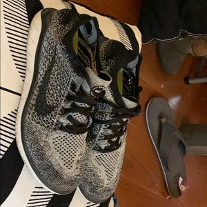 Nike flyknit free run.  Women’s size 8